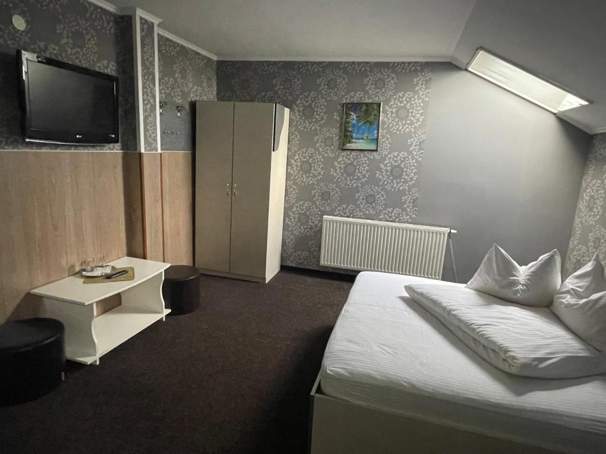 Pension Regal Satu Mare Exteriér fotografie