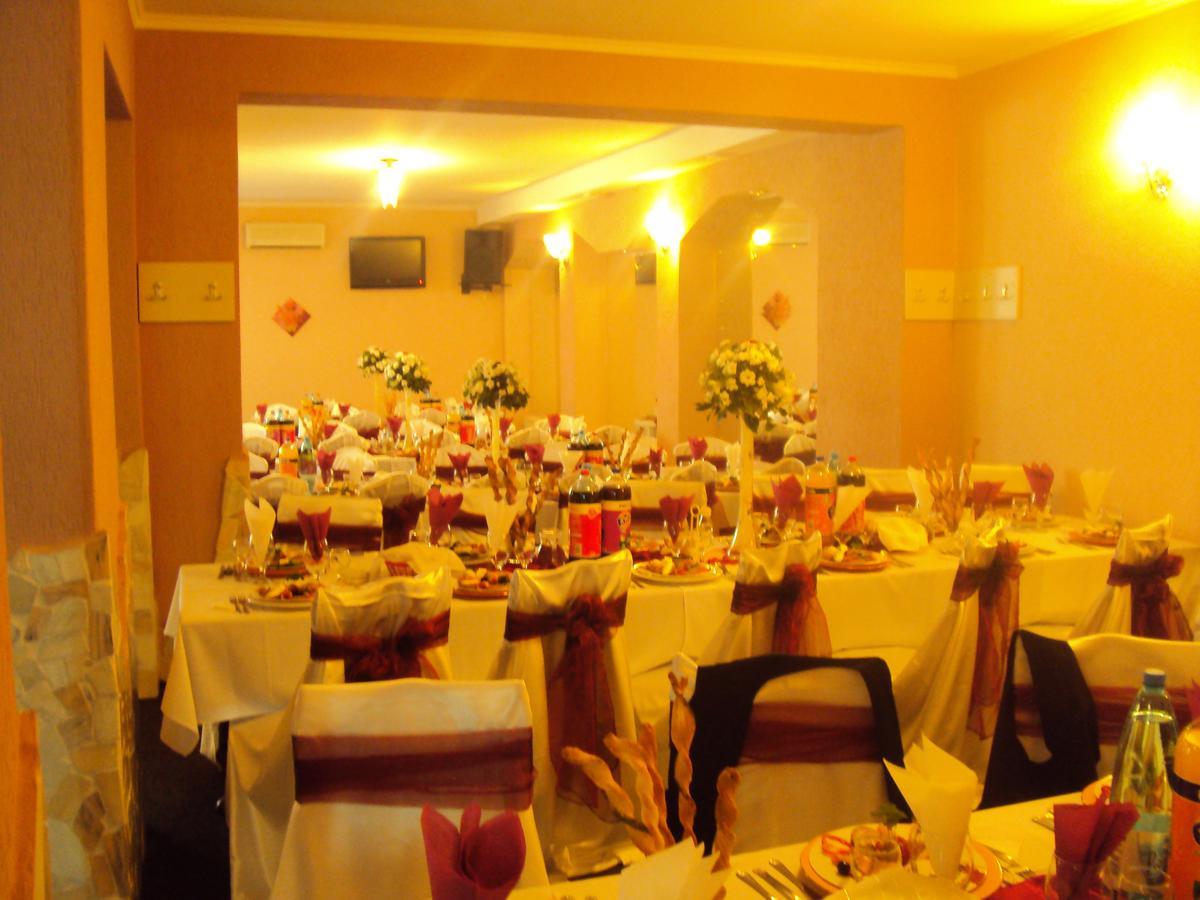 Pension Regal Satu Mare Exteriér fotografie