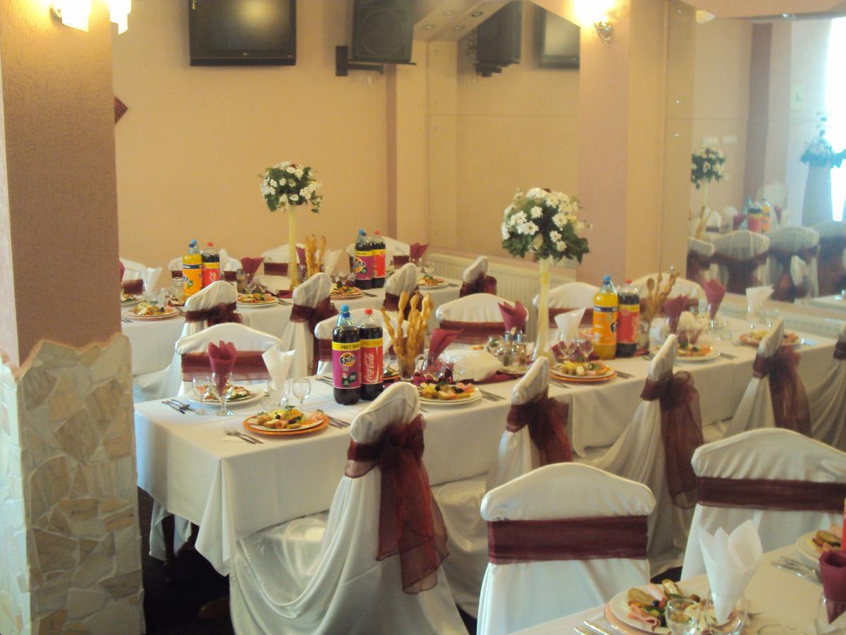 Pension Regal Satu Mare Exteriér fotografie